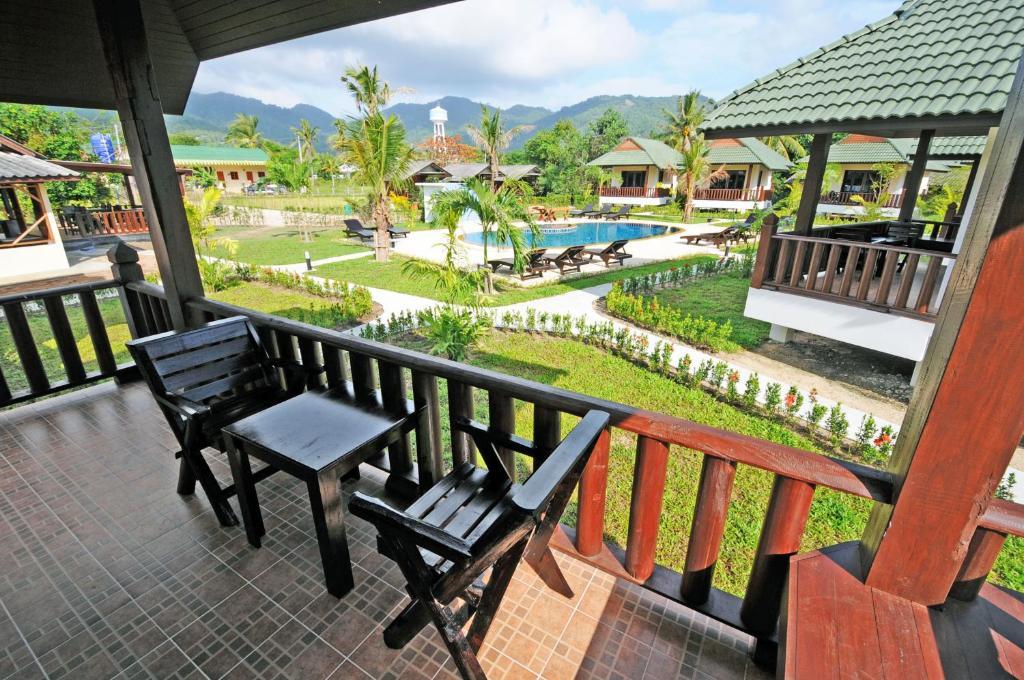 Phatcharee Resort Ban Tai Quarto foto