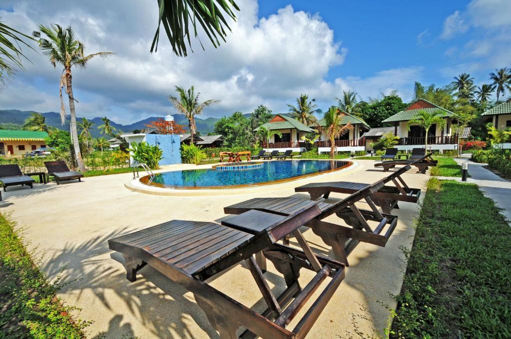 Phatcharee Resort Ban Tai Exterior foto