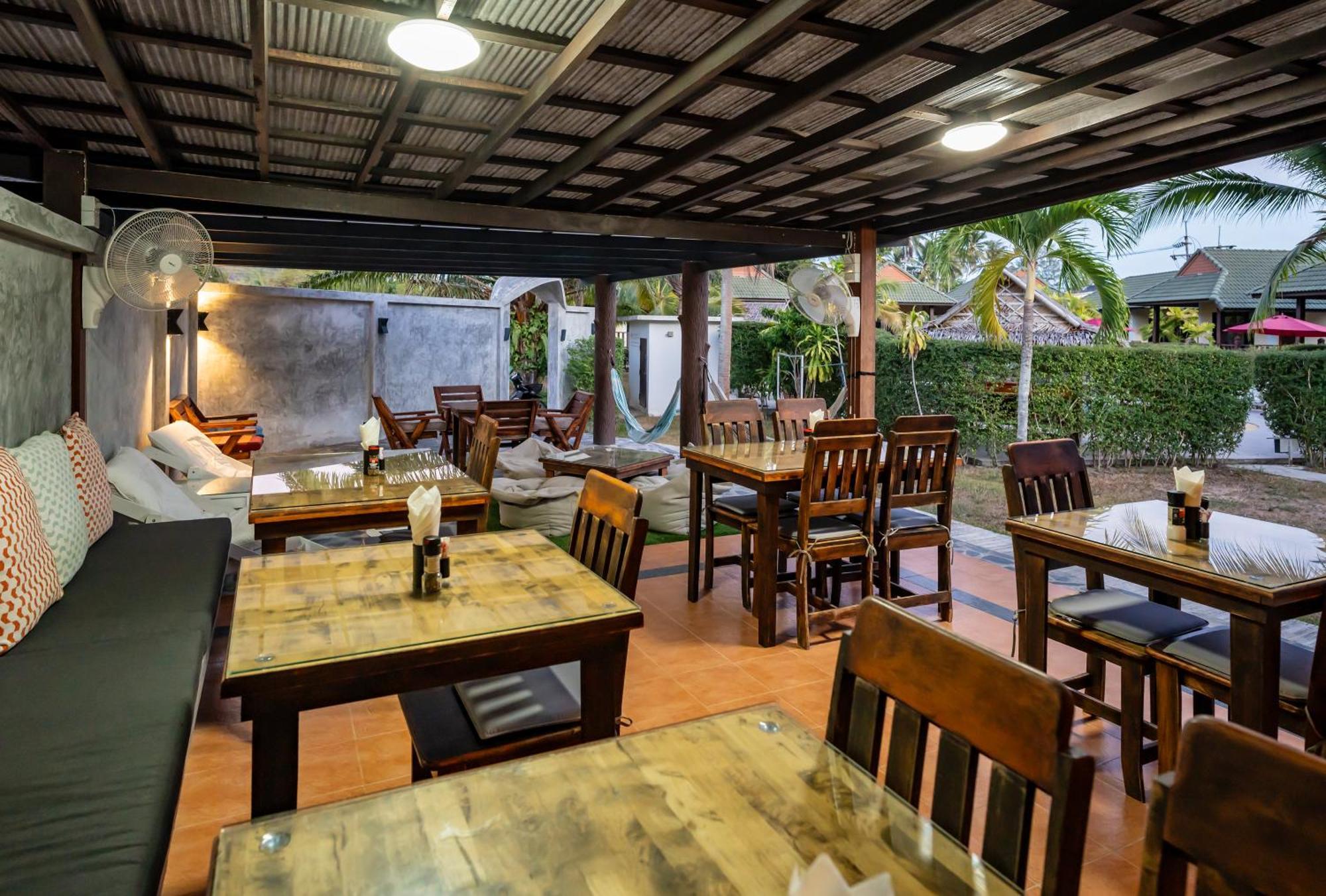 Phatcharee Resort Ban Tai Exterior foto