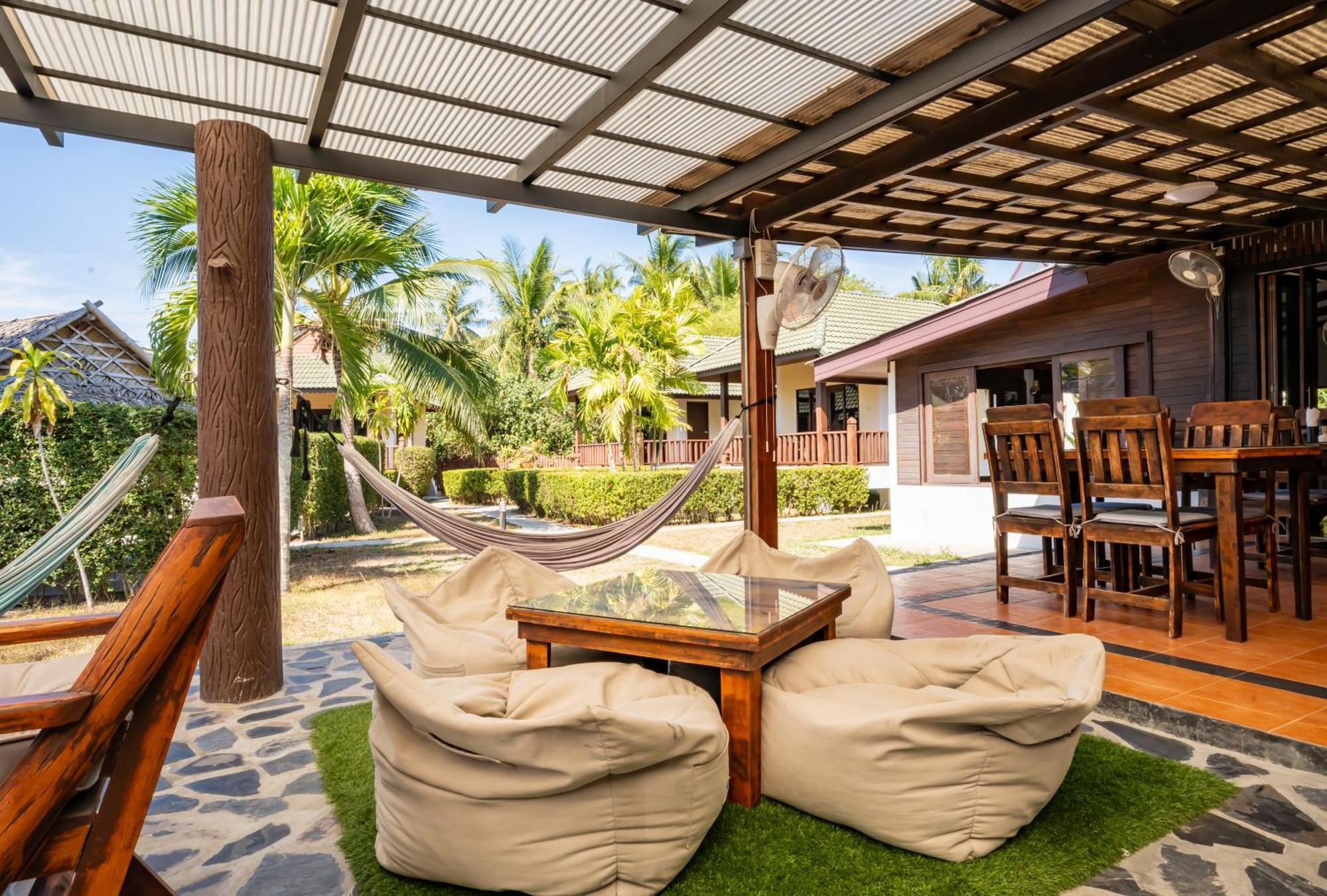 Phatcharee Resort Ban Tai Exterior foto