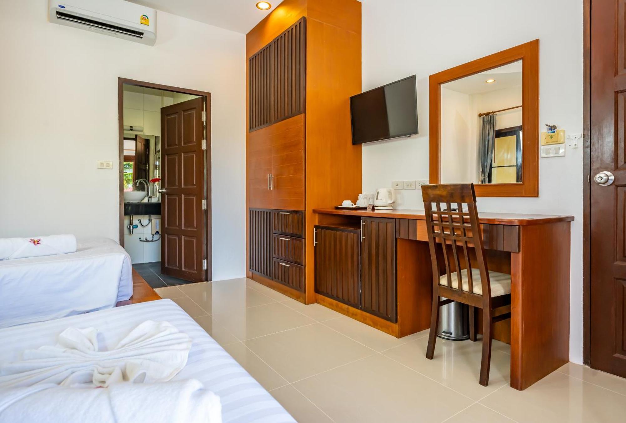 Phatcharee Resort Ban Tai Exterior foto