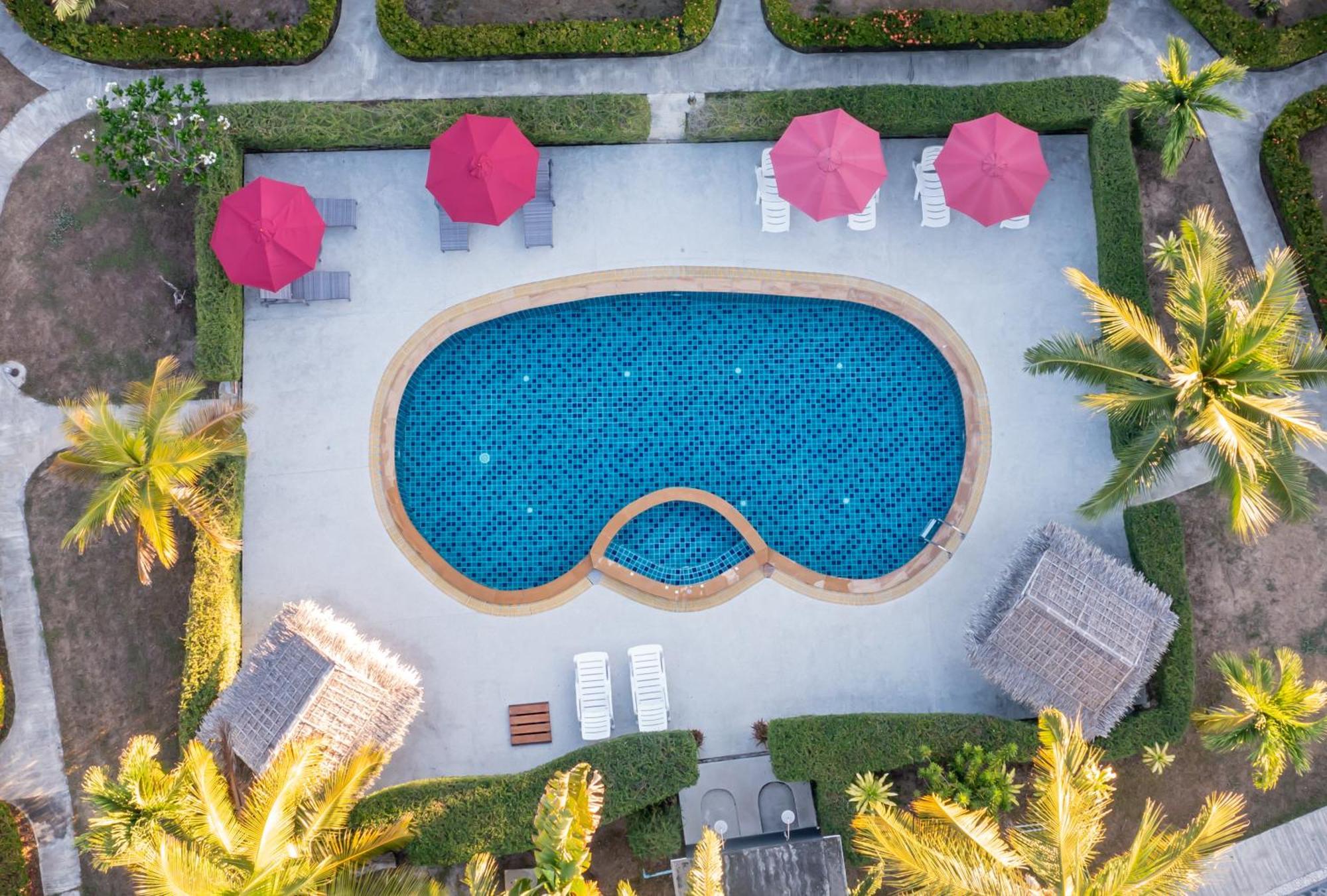 Phatcharee Resort Ban Tai Exterior foto