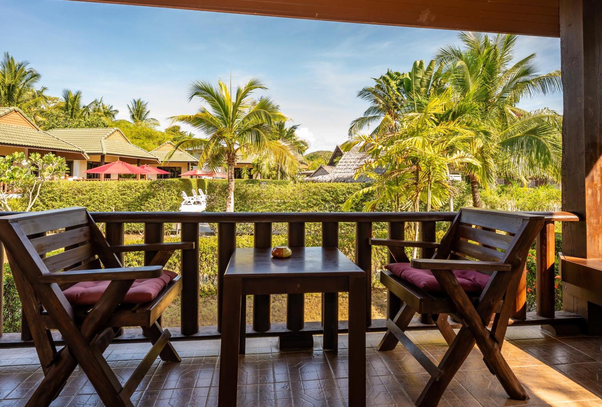 Phatcharee Resort Ban Tai Exterior foto