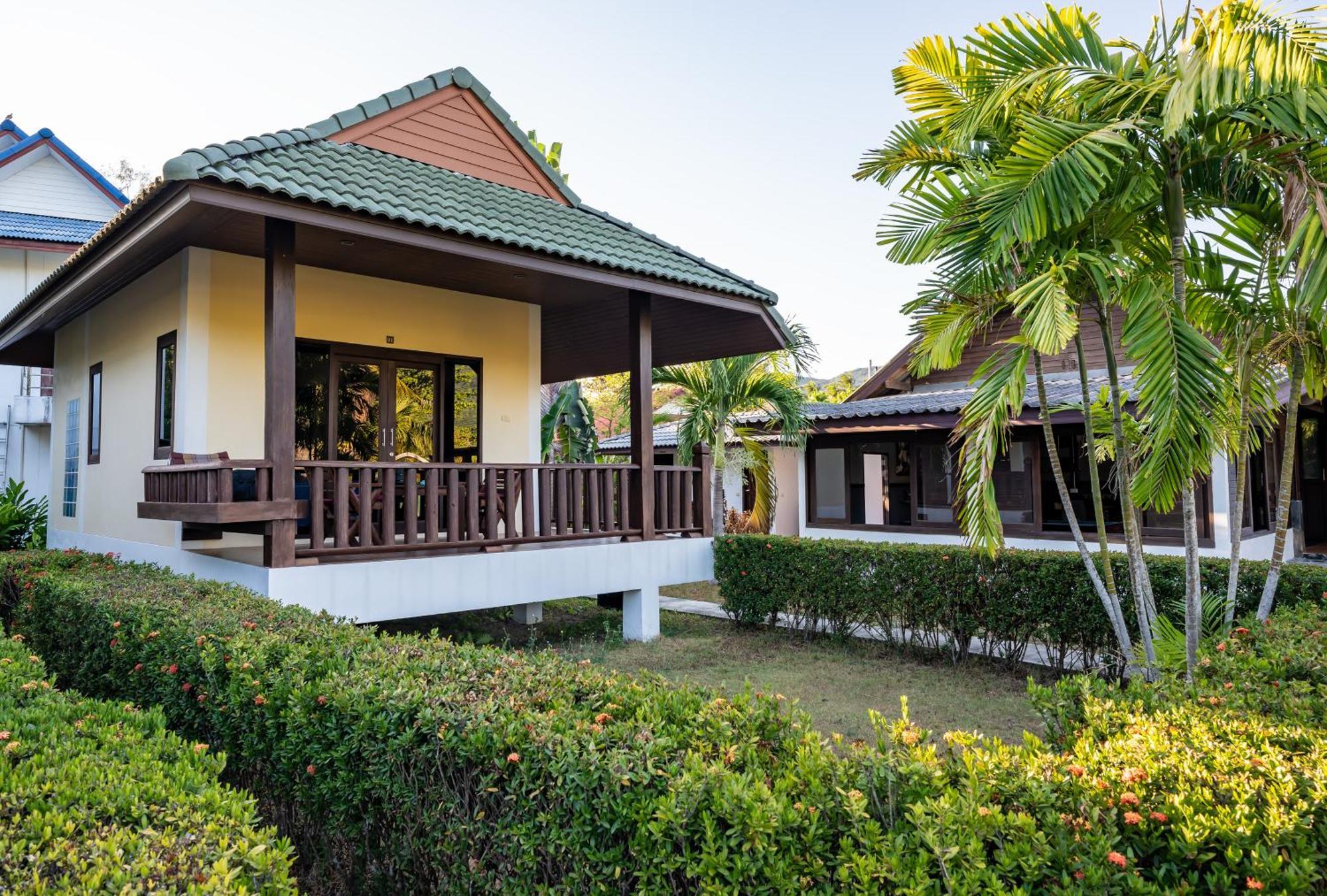 Phatcharee Resort Ban Tai Exterior foto
